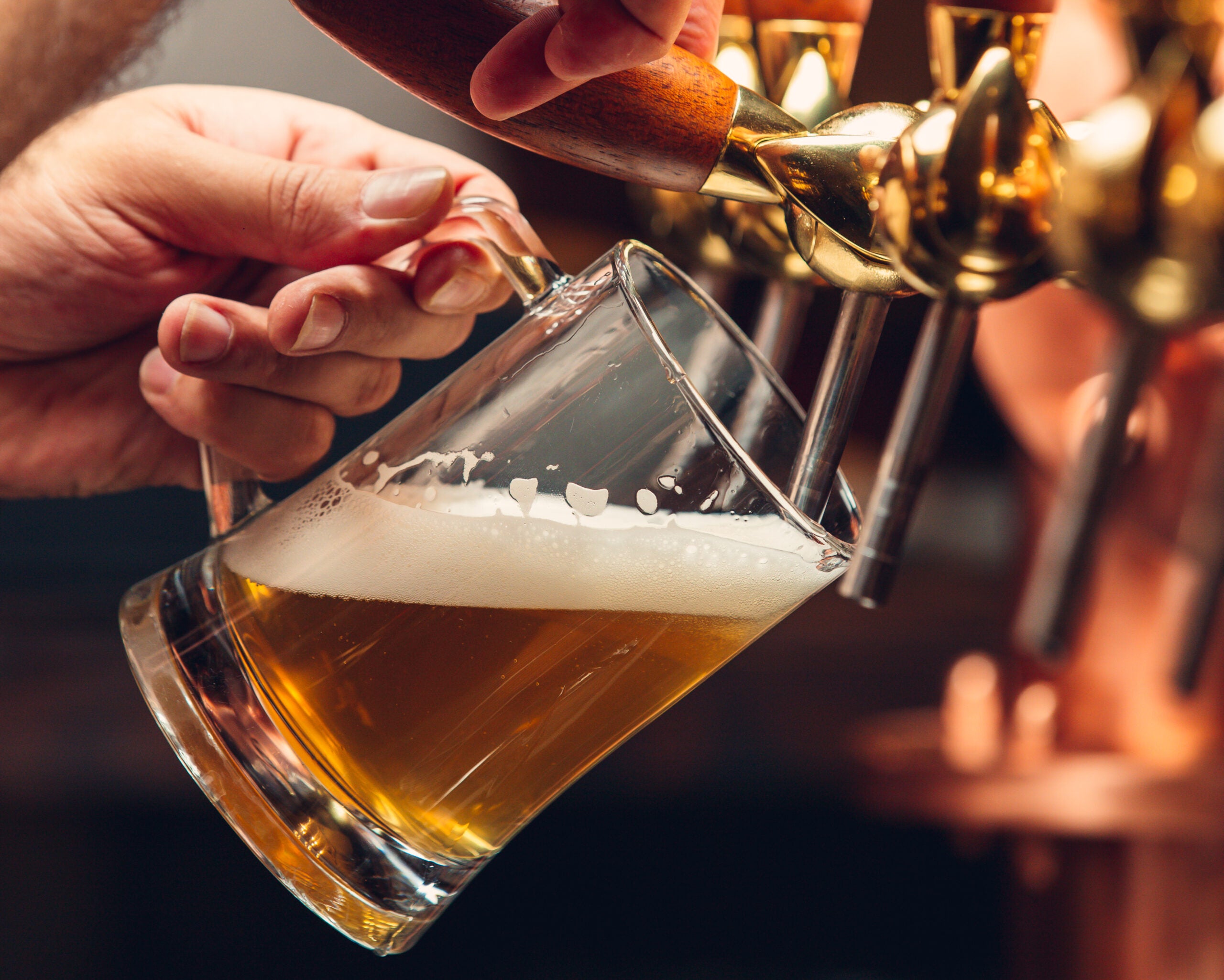 Top 13 Types of Beer Glasses: A Buying Guide