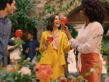 Bacardi launches Europe campaign for Martini - video