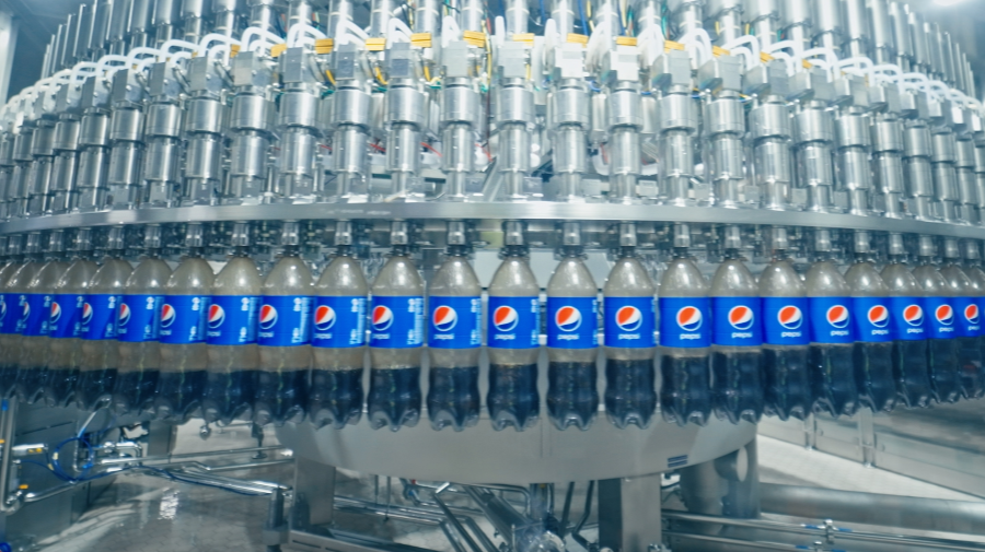 Line at the Dragomirești plant - Pepsi invests in new drinks line in Romania