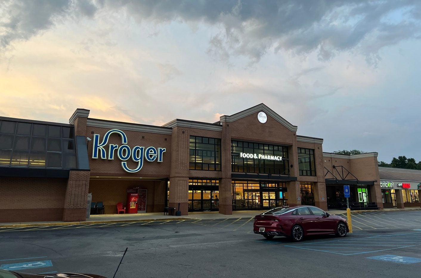 Kroger, Albertsons push back expected closing date for merger Just Drinks