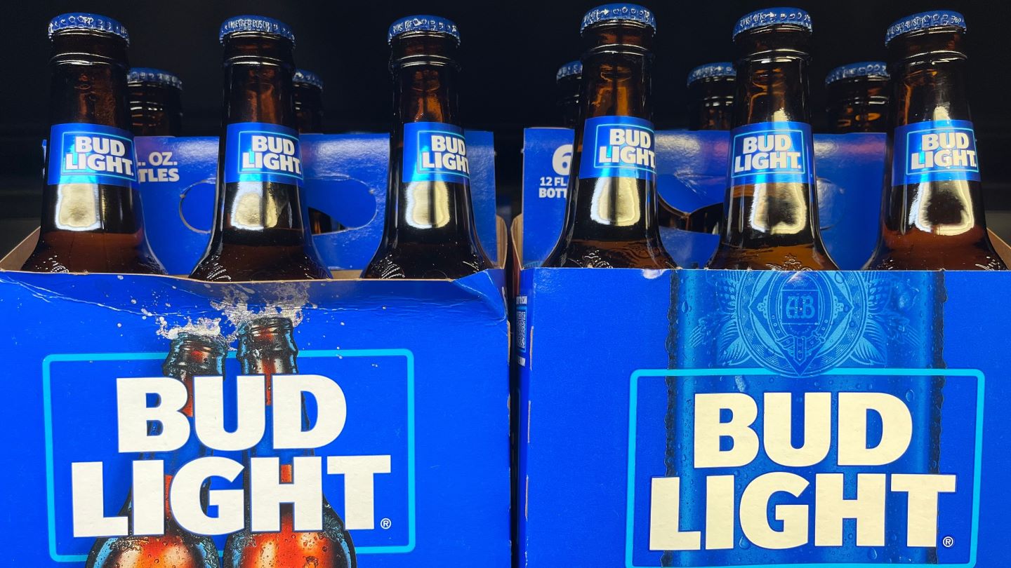 Anheuser-Busch InBev to $300m in US manufacturing sites
